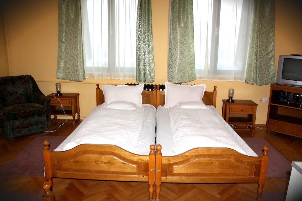 Hotel Tivoli Sovata Oda fotoğraf